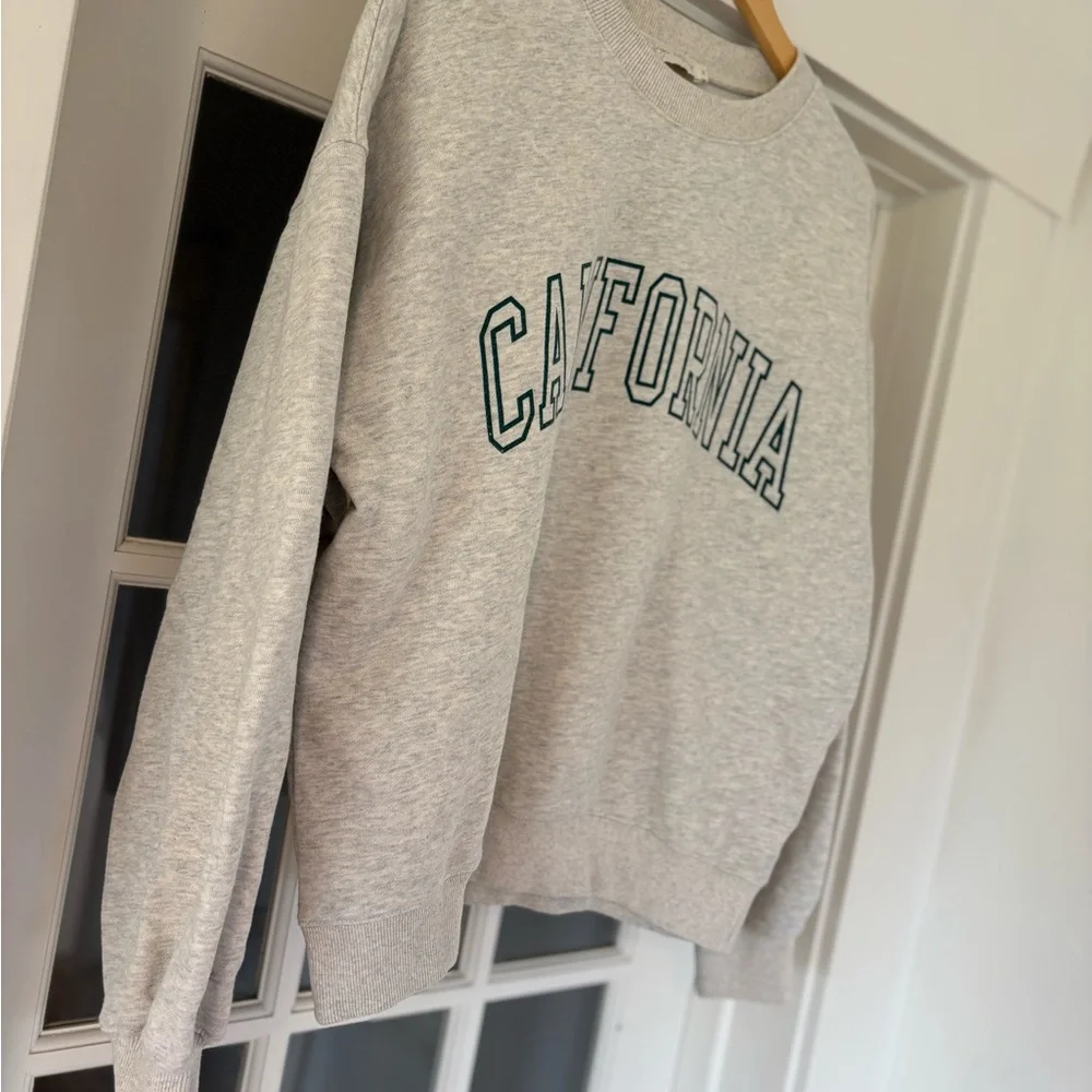 Gray California Sweatshirt (M) boutique. - Picture 4 of 6